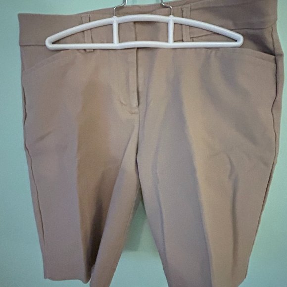 Apt 9 shorts - Picture 1 of 1